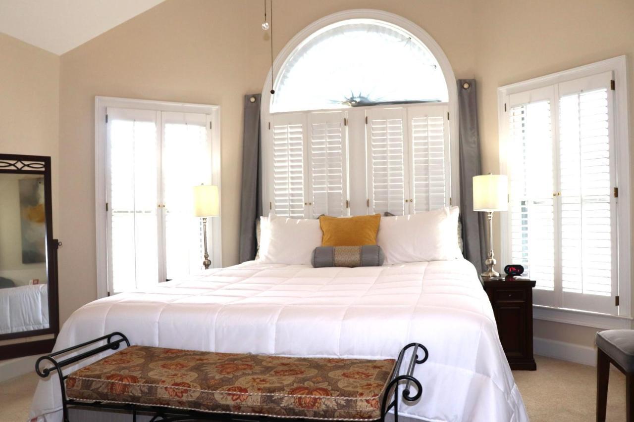 Pleasanton Courtyard Bed And Breakfast Fayetteville Exterior photo